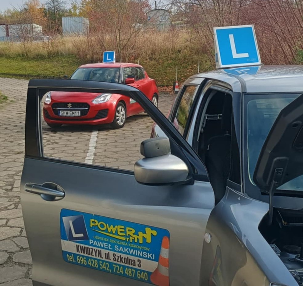 zdjecie samochodu z automatyczna skrzynia biegow